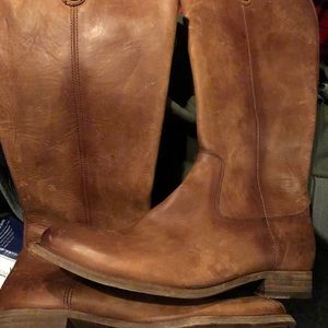 N WITHOUT Tags: Frye women’s size 10 Boots